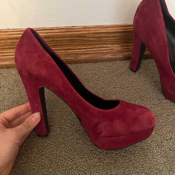 ALDO Red Suede Pumps - Picture 3 of 3
